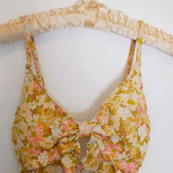 Hurley Floral One Piece Swimsuit - Picture 6 of 15